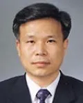 변호사, (전직)검사인 윤동각의 대표 이미지