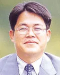 대학교수인 김필주의 대표 이미지