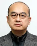 사진기자인 신인섭의 대표 이미지