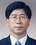 변호사, (전직)검사인 정홍화의 대표 이미지