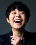 가수인 강허달림의 대표 이미지