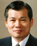 변호사, (전직)판사, (전직)검사인 우정권의 대표 이미지