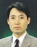대학교수, 변호사인 이점인의 대표 이미지