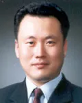 대학교수인 석줄기의 대표 이미지