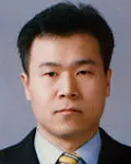 감정평가사인 김강석의 대표 이미지
