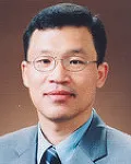 대학교수인 윤태범의 대표 이미지