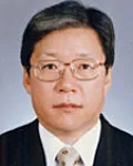변호사, (전직)검사인 최찬영의 대표 이미지