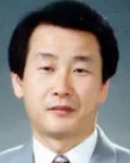 대학교수인 정우영의 대표 이미지