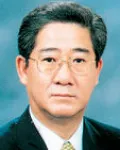 대학교수인 김가야의 대표 이미지