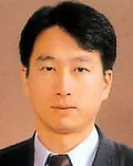대학교수인 우영운의 대표 이미지
