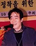 극작가인 이희우의 대표 이미지