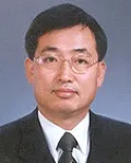 교육공무원인 박표진의 대표 이미지