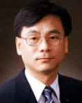 대학교수, (전직)대학학장인 이강오의 대표 이미지