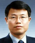 (전직)행정공무원인 천룡의 대표 이미지
