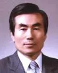 (전직)국영기업인, (전직)행정공무원인 윤두영의 대표 이미지