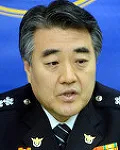 경찰공무원인 윤철규의 대표 이미지