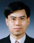 연구인인 신창웅의 대표 이미지