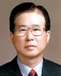 성형외과의사인 김훈남의 대표 이미지