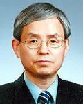 대학교수인 송철의의 대표 이미지