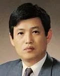 변호사, (전직)검사인 진영진의 대표 이미지