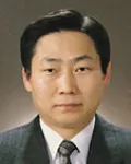 판사, (전직)변호사, (전직)검사인 신정식의 대표 이미지