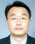 변호사, (전직)검사인 이중훈의 대표 이미지