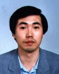신문기자, 만화가인 김종두의 대표 이미지