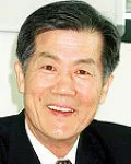 (전직)정무직공무원, (전직)연구인, (전직)행정공무원인 윤서성의 대표 이미지