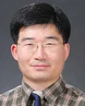 대학교수인 손영익의 대표 이미지