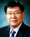 (전직)행정공무원인 유충흔의 대표 이미지