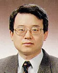 대학교수인 강근석의 대표 이미지