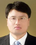대학교수인 조영래의 대표 이미지