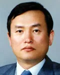 대학교수인 유윤식의 대표 이미지