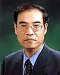 (전직)대학교수, (전직)대학총장인 강지형의 대표 이미지