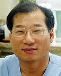 대학교수, 한의사인 설인찬의 대표 이미지
