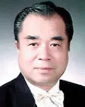 지휘자인 최흥기의 대표 이미지