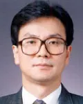 대학교수인 고정휴의 대표 이미지