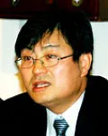 행정공무원인 송수근의 대표 이미지