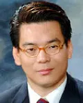대학교수, (전직)기업인인 김용범의 대표 이미지