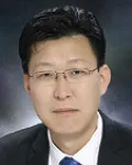 연구인인 김사혁의 대표 이미지