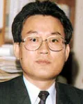 문학평론가, 대학교수인 권두환의 대표 이미지
