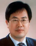 기업인, (전직)행정공무원인 윤혁경의 대표 이미지
