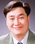 대학교수인 정범진의 대표 이미지