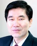 연구직공무원인 이용균의 대표 이미지