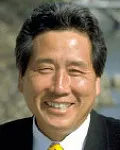 소설가, 시인인 정동주의 대표 이미지