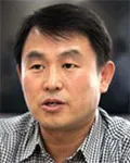 대학교수인 김서중의 대표 이미지