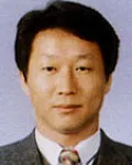 검사인 강신엽의 대표 이미지