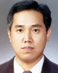 대학교수인 최기오의 대표 이미지
