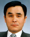 (전직)행정공무원인 윤용범의 대표 이미지