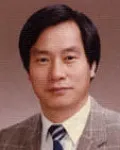 대학교수, (전직)연구직공무원인 전무형의 대표 이미지